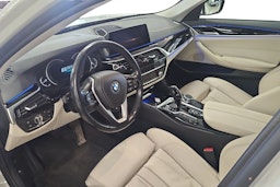 Valkoinen BMW 530 2019 kuva 7.