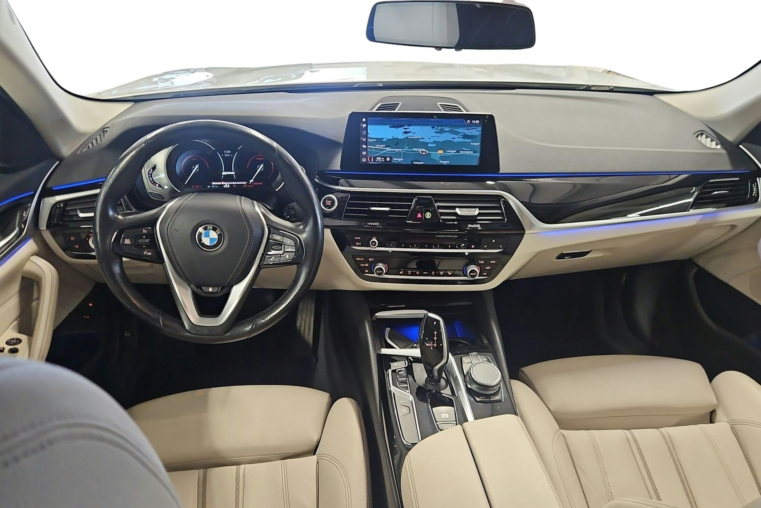 Valkoinen BMW 530 2019 kuva 9.
