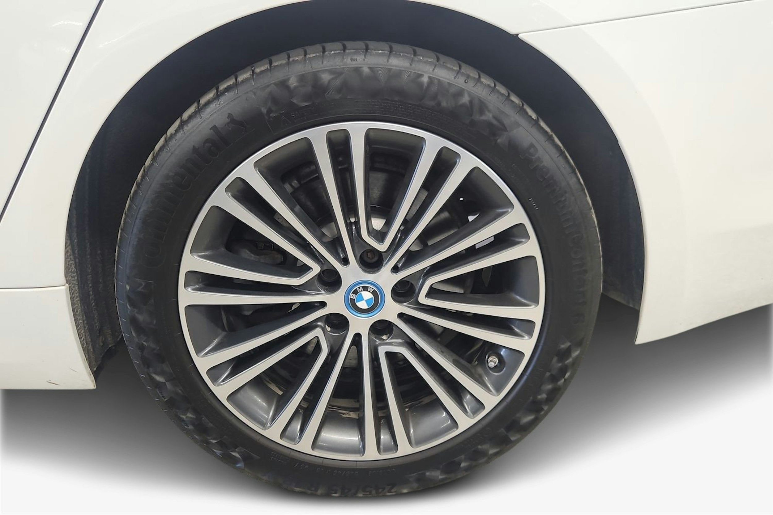 Valkoinen BMW 530 2019 kuva 11.
