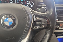 Valkoinen BMW 530 2019 kuva 16.