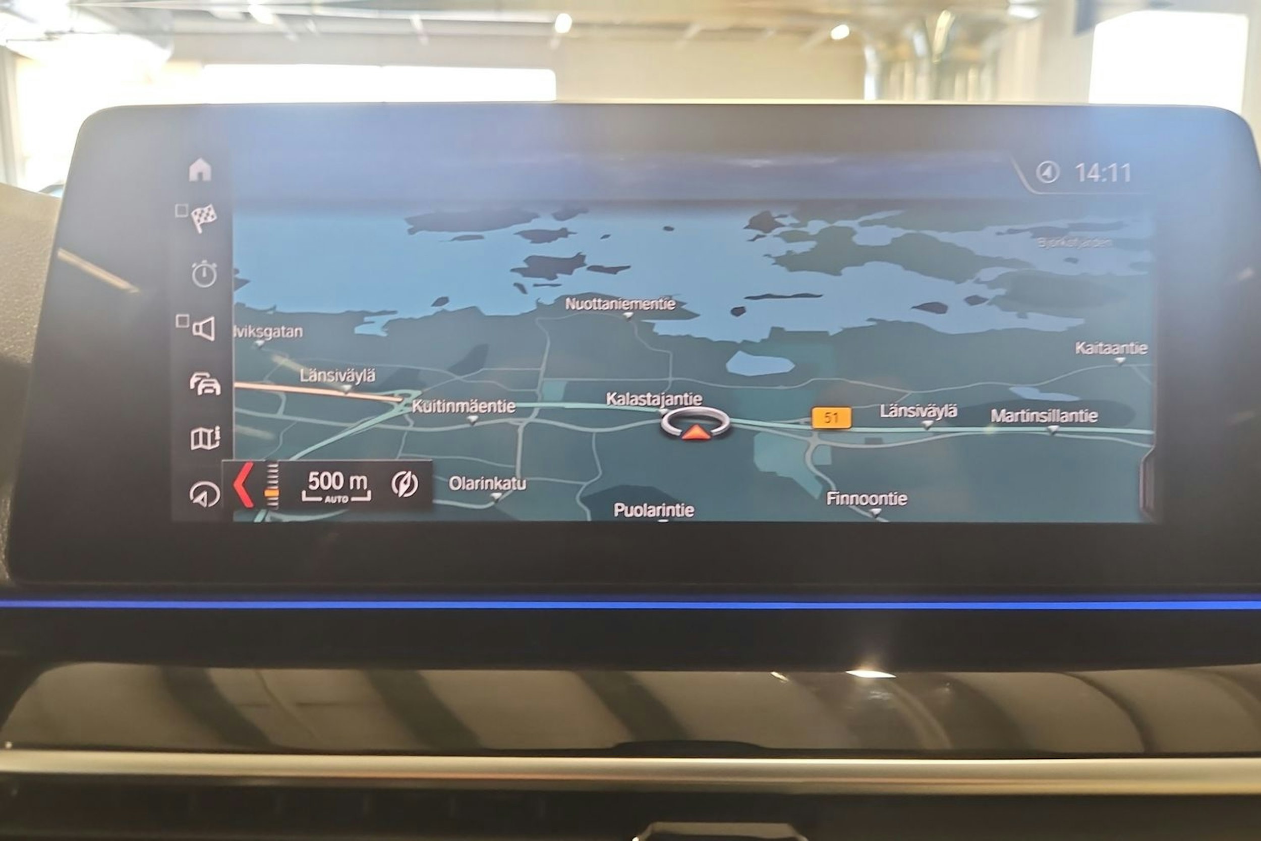 Valkoinen BMW 530 2019 kuva 17.