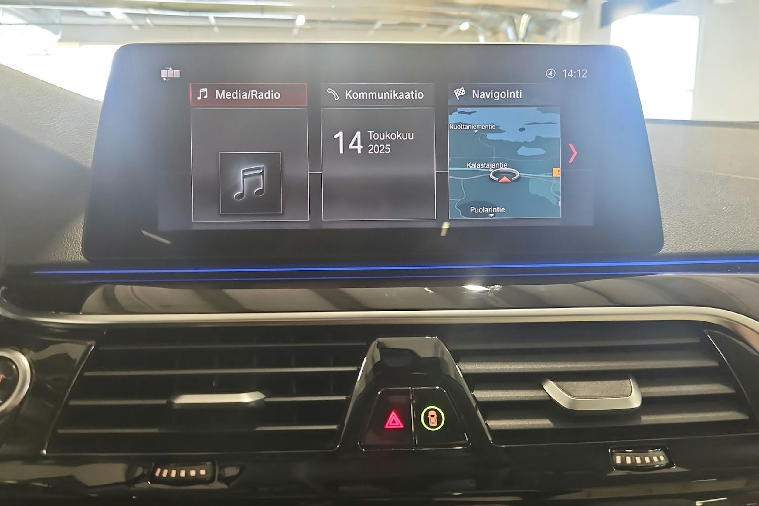 Valkoinen BMW 530 2019 kuva 18.