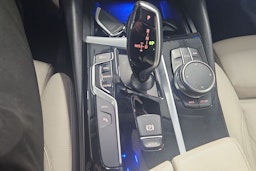 Valkoinen BMW 530 2019 kuva 20.