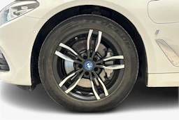 valkoinen BMW 530 2019 kuva 12.