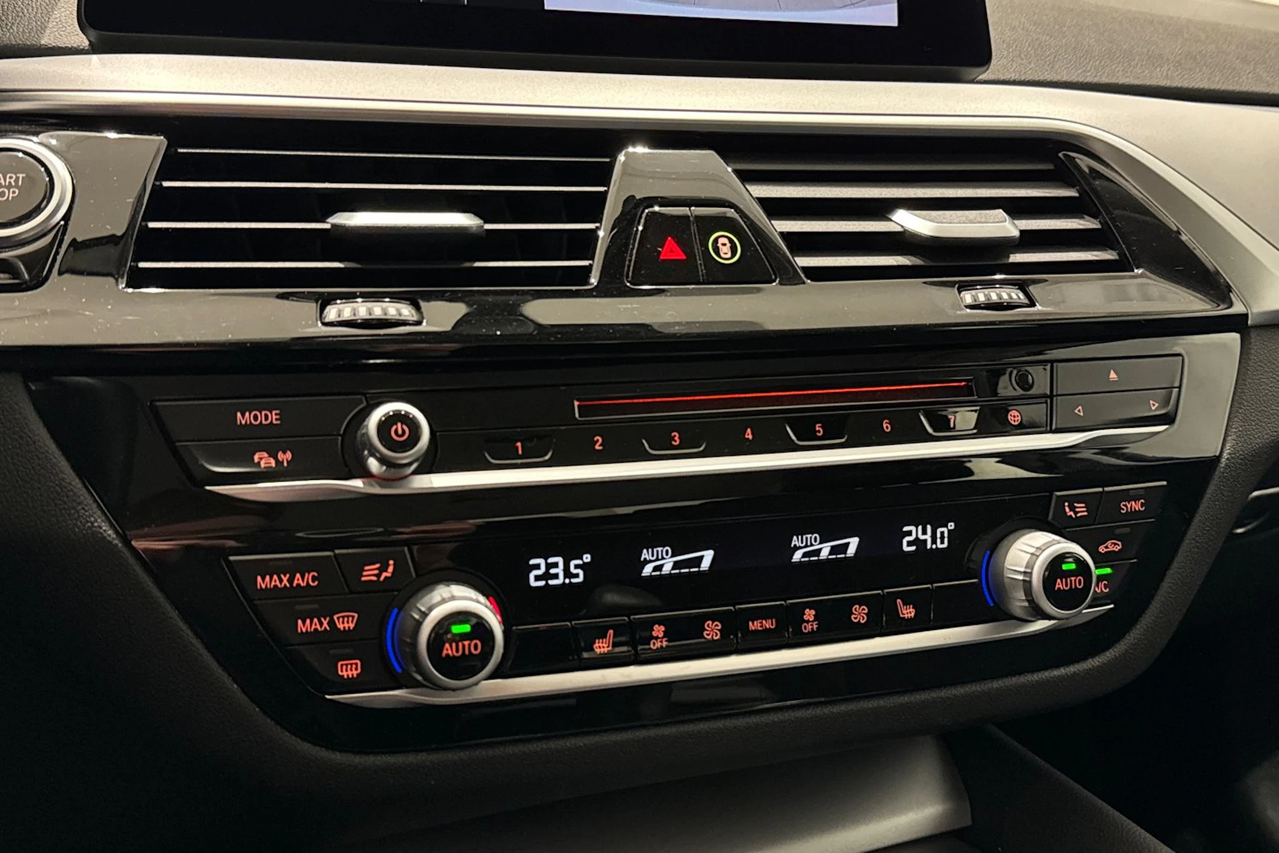 valkoinen BMW 530 2019 kuva 25.