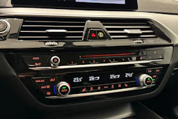valkoinen BMW 530 2019 kuva 25.