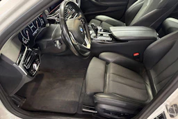 valkoinen BMW 530 2019 kuva 3.