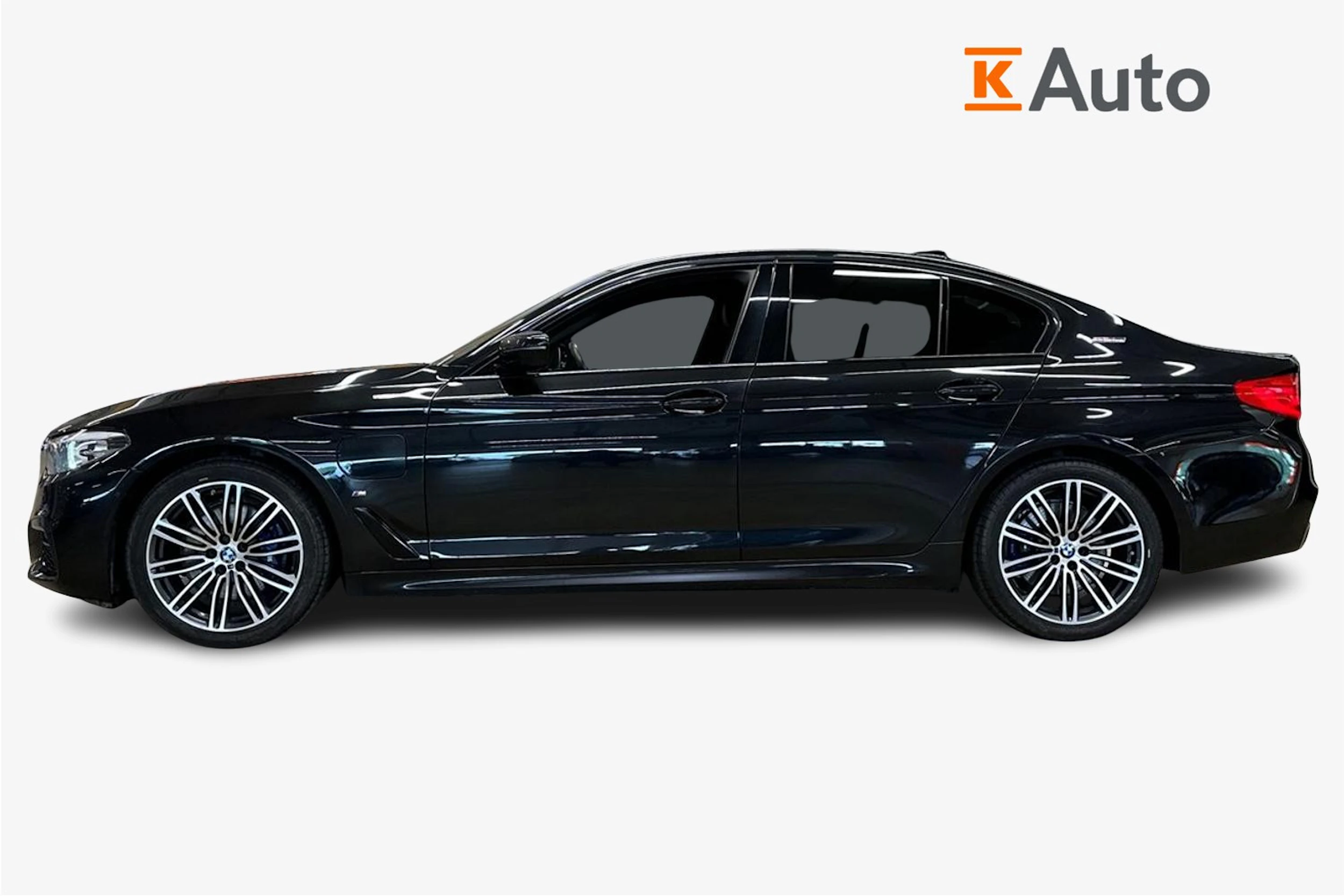 musta BMW 530 2019 kuva 7.