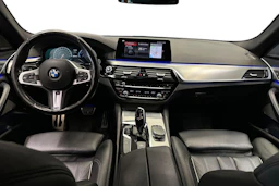 musta BMW 530 2019 kuva 9.