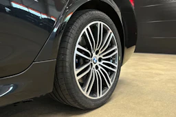 musta BMW 530 2019 kuva 12.