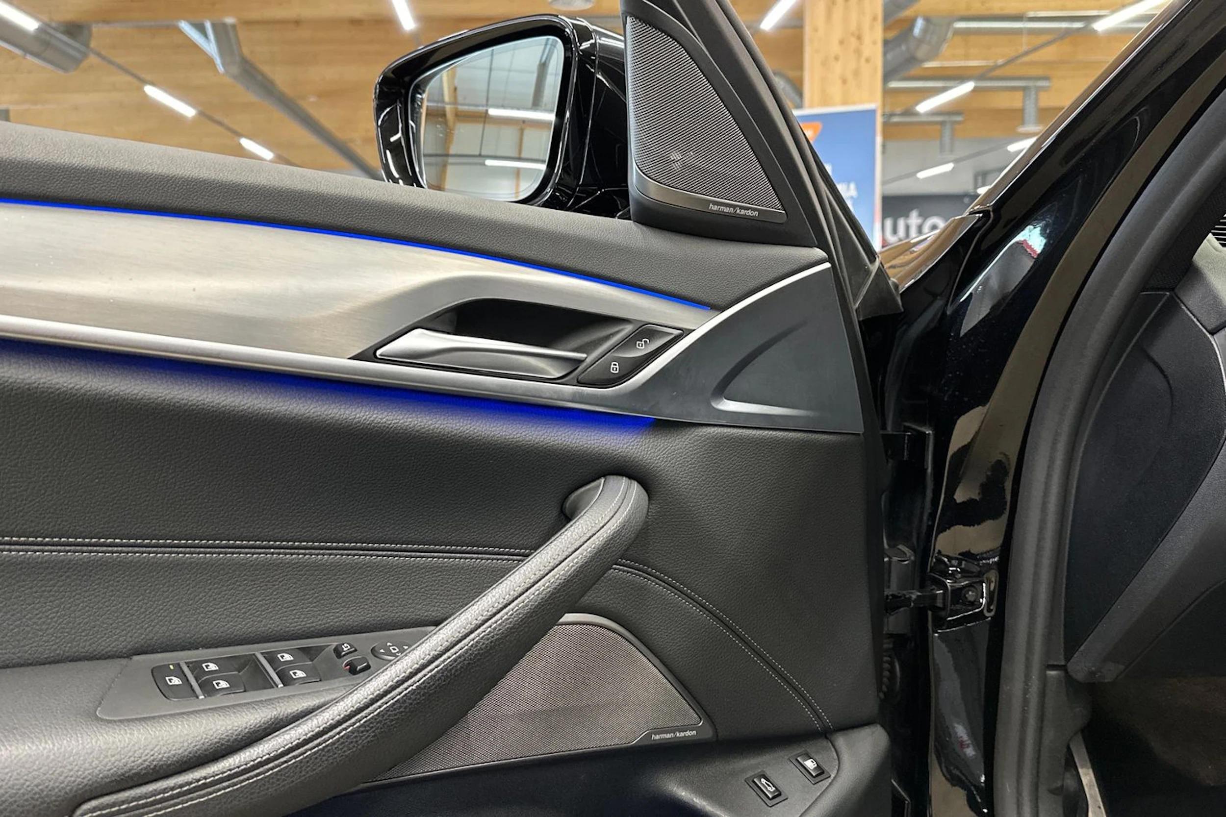 musta BMW 530 2019 kuva 19.