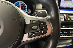 musta BMW 530 2019 kuva 30.