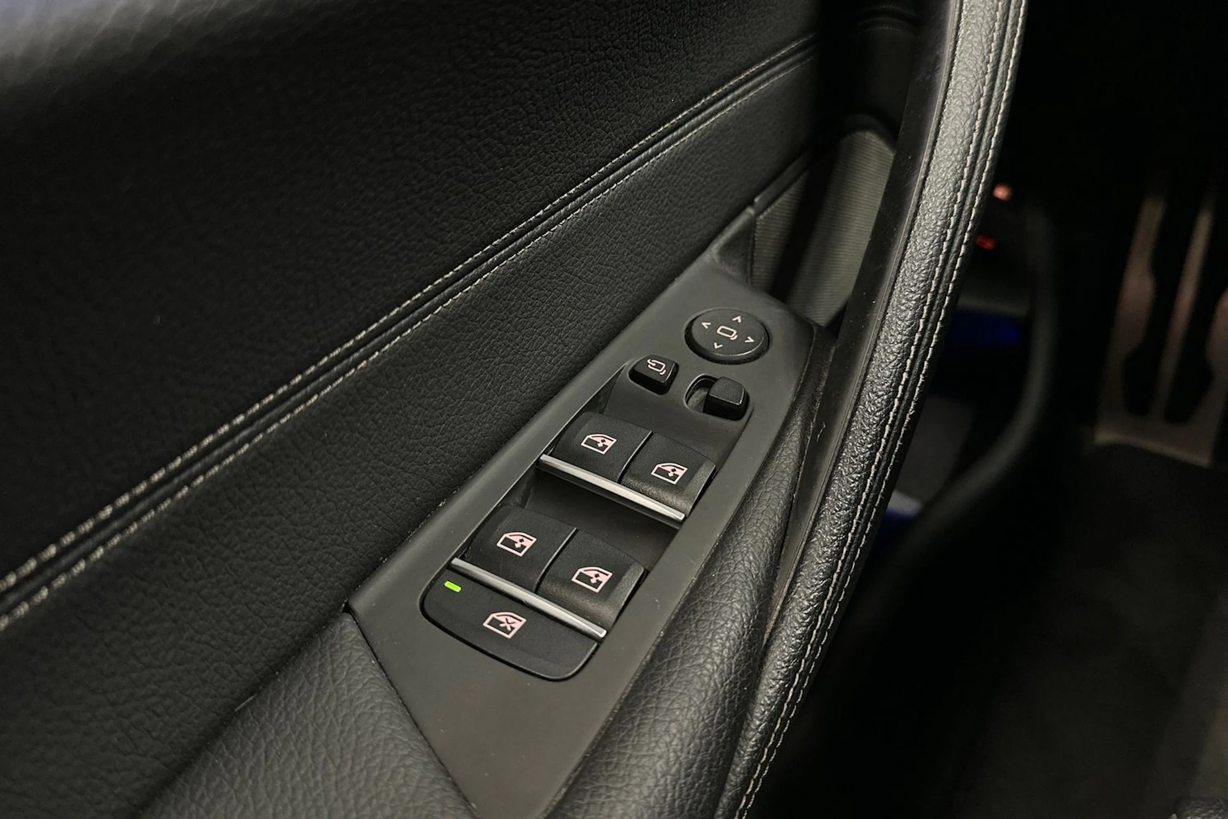 musta BMW 530 2019 kuva 33.