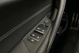 musta BMW 530 2019 kuva 33.