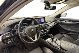 musta BMW 530 2019 kuva 6.