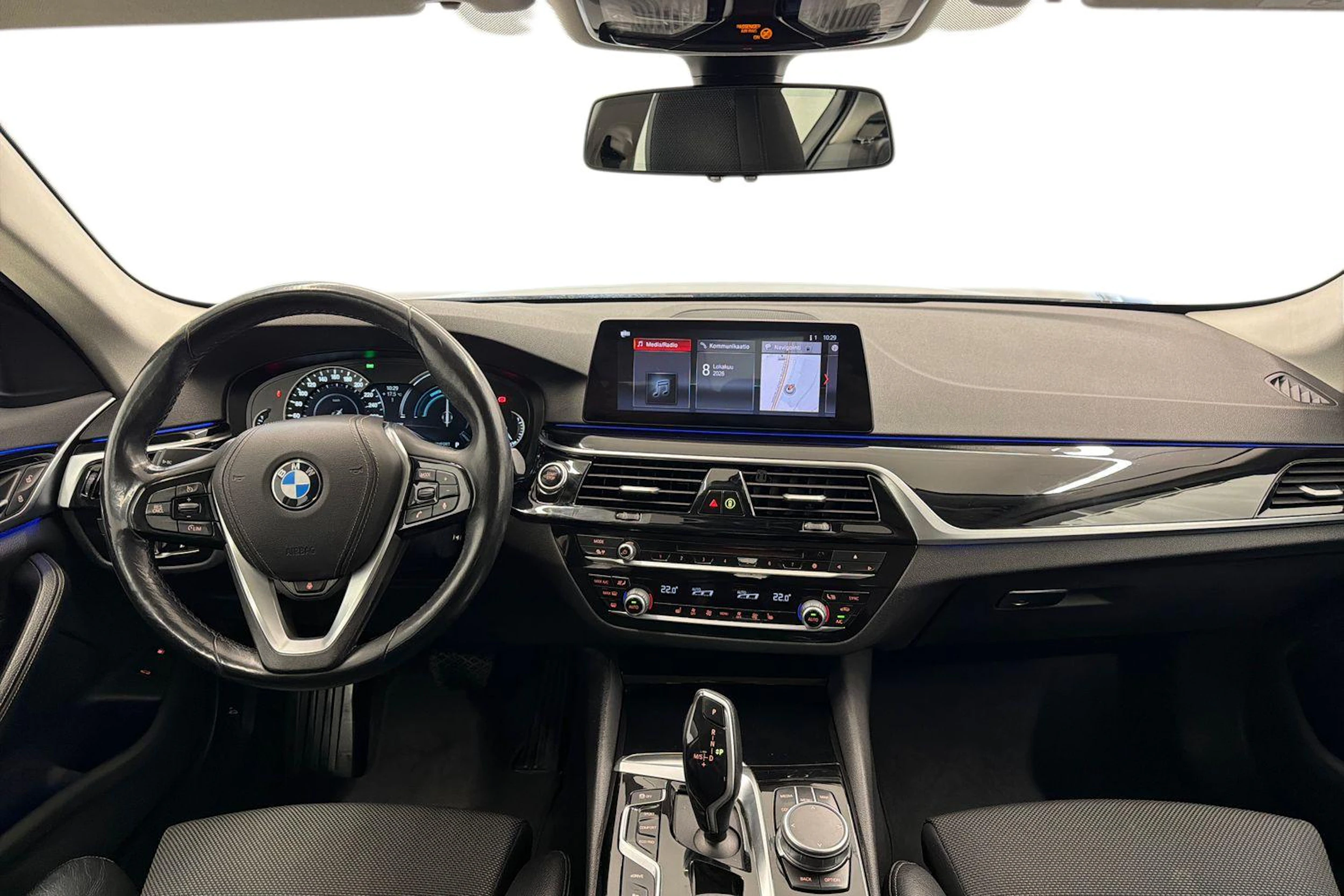musta BMW 530 2019 kuva 7.