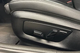 musta BMW 530 2019 kuva 14.