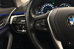 musta BMW 530 2019 kuva 17.