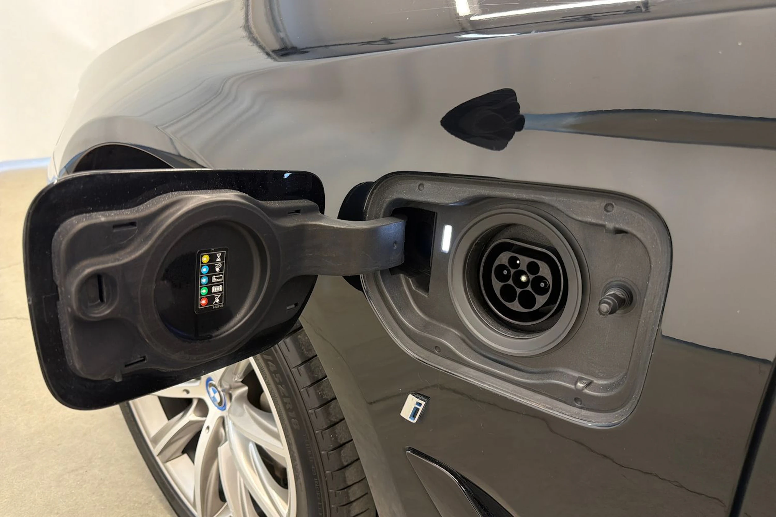 musta BMW 530 2019 kuva 27.