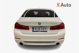 valkoinen BMW 530 2019 kuva 3.