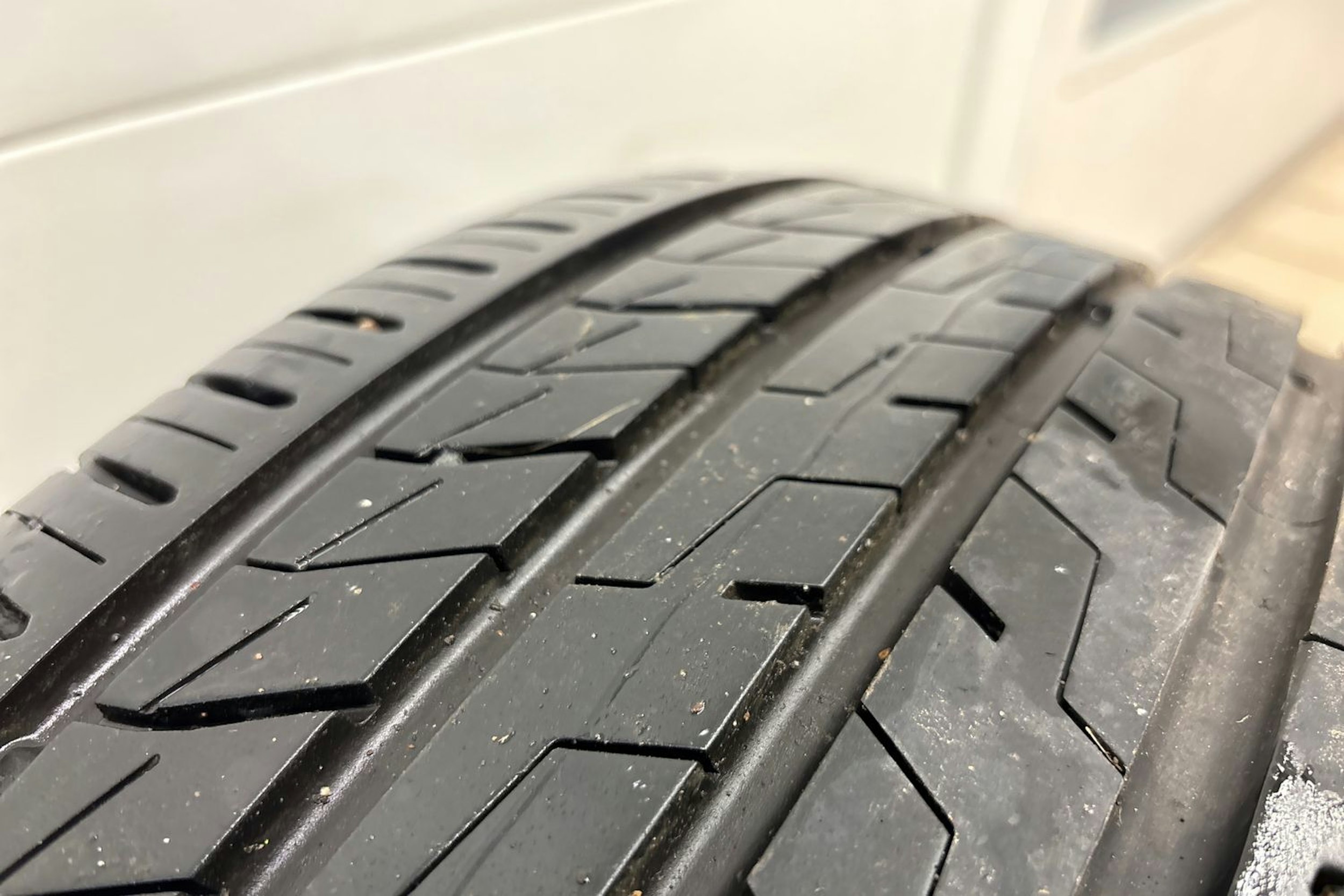 valkoinen BMW 530 2019 kuva 15.