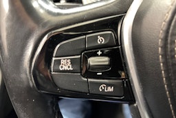 valkoinen BMW 530 2019 kuva 18.