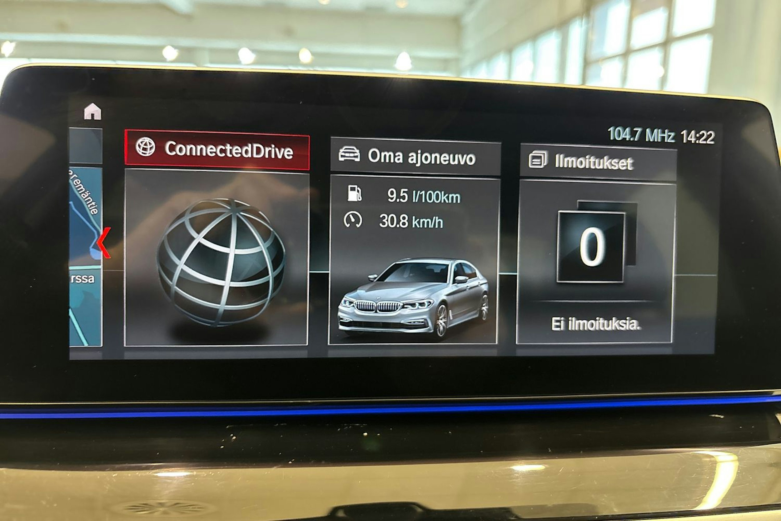 valkoinen BMW 530 2019 kuva 22.