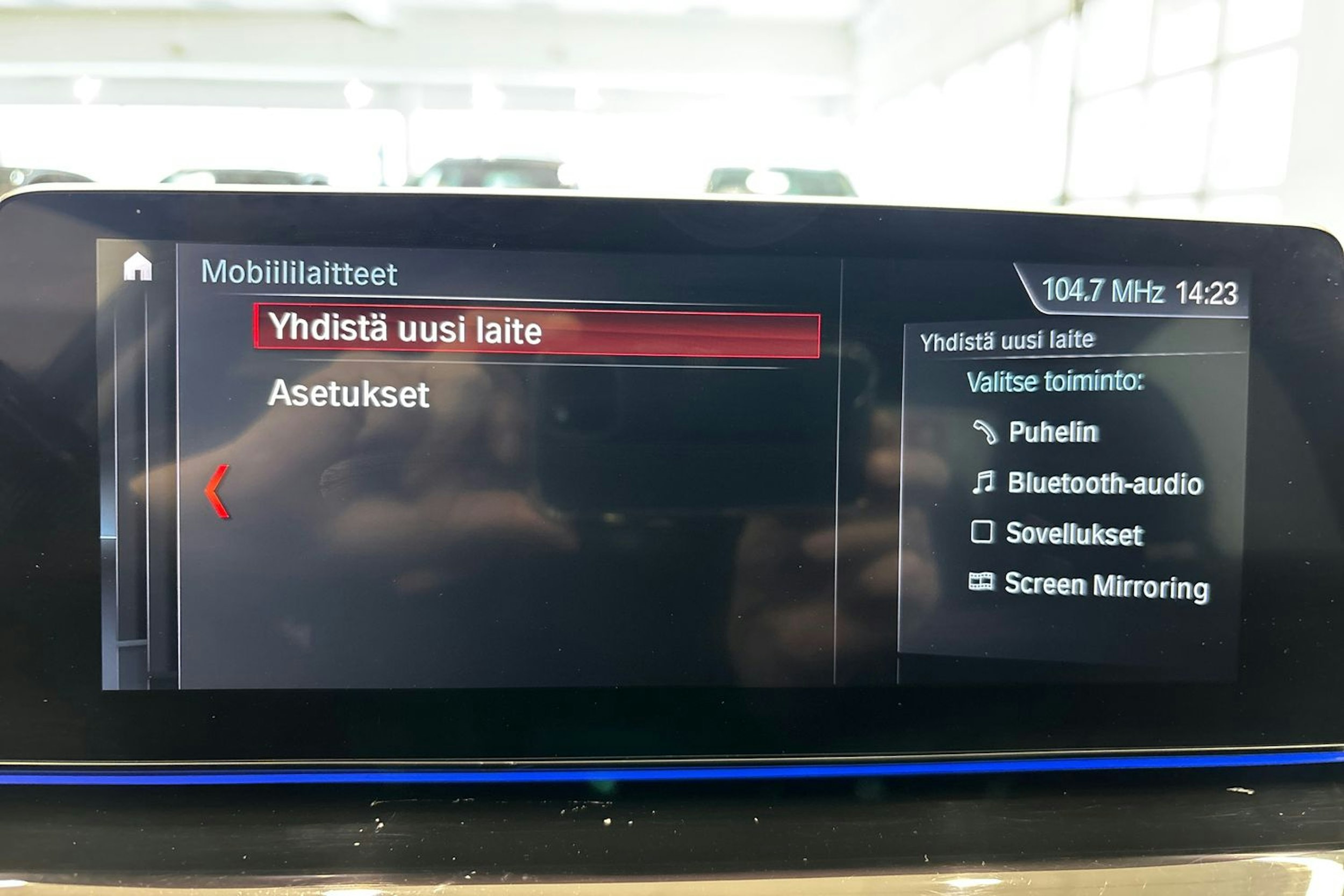 valkoinen BMW 530 2019 kuva 24.