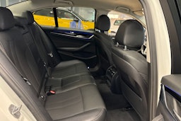 valkoinen BMW 530 2019 kuva 30.