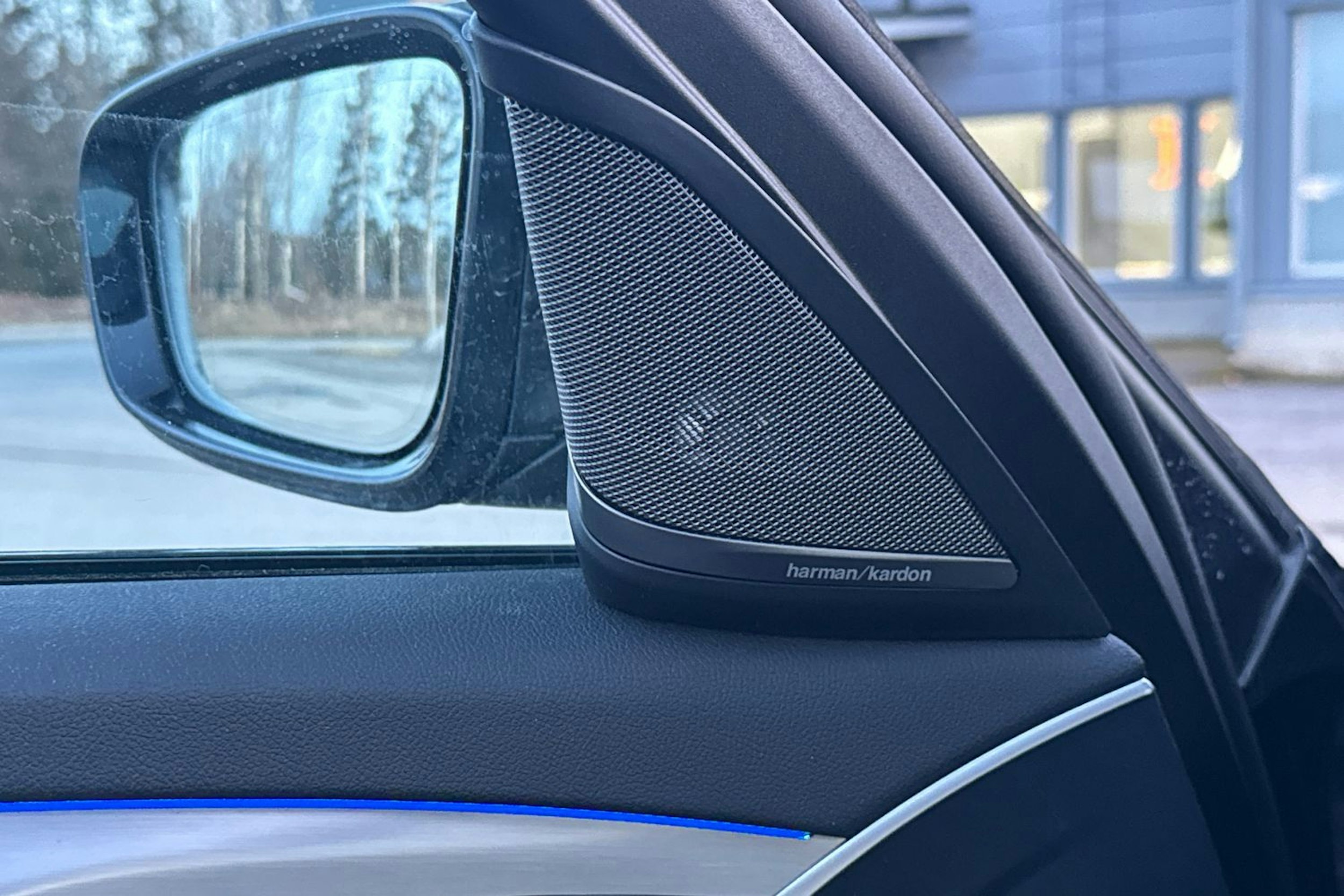 musta BMW 530 2019 kuva 4.