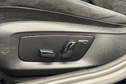 musta BMW 530 2020 kuva 14.