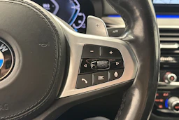 musta BMW 530 2020 kuva 17.