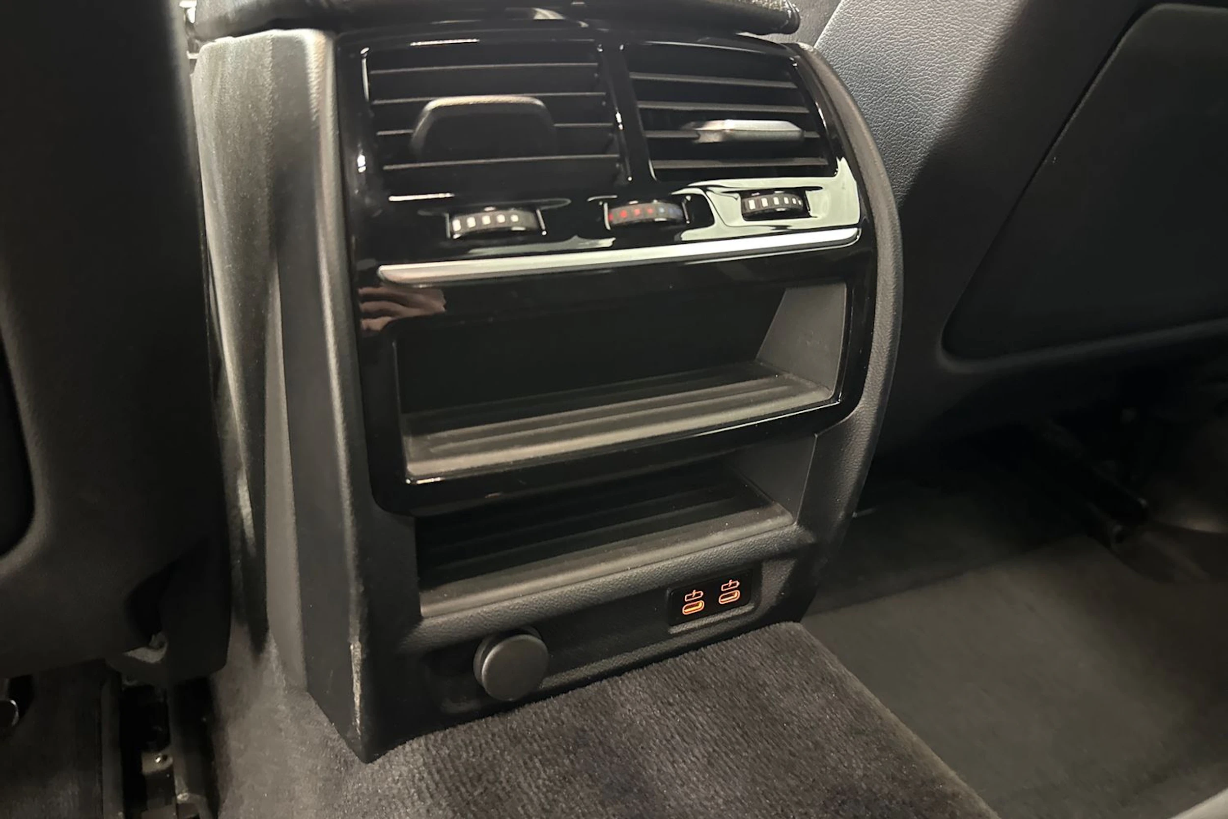 musta BMW 530 2020 kuva 26.