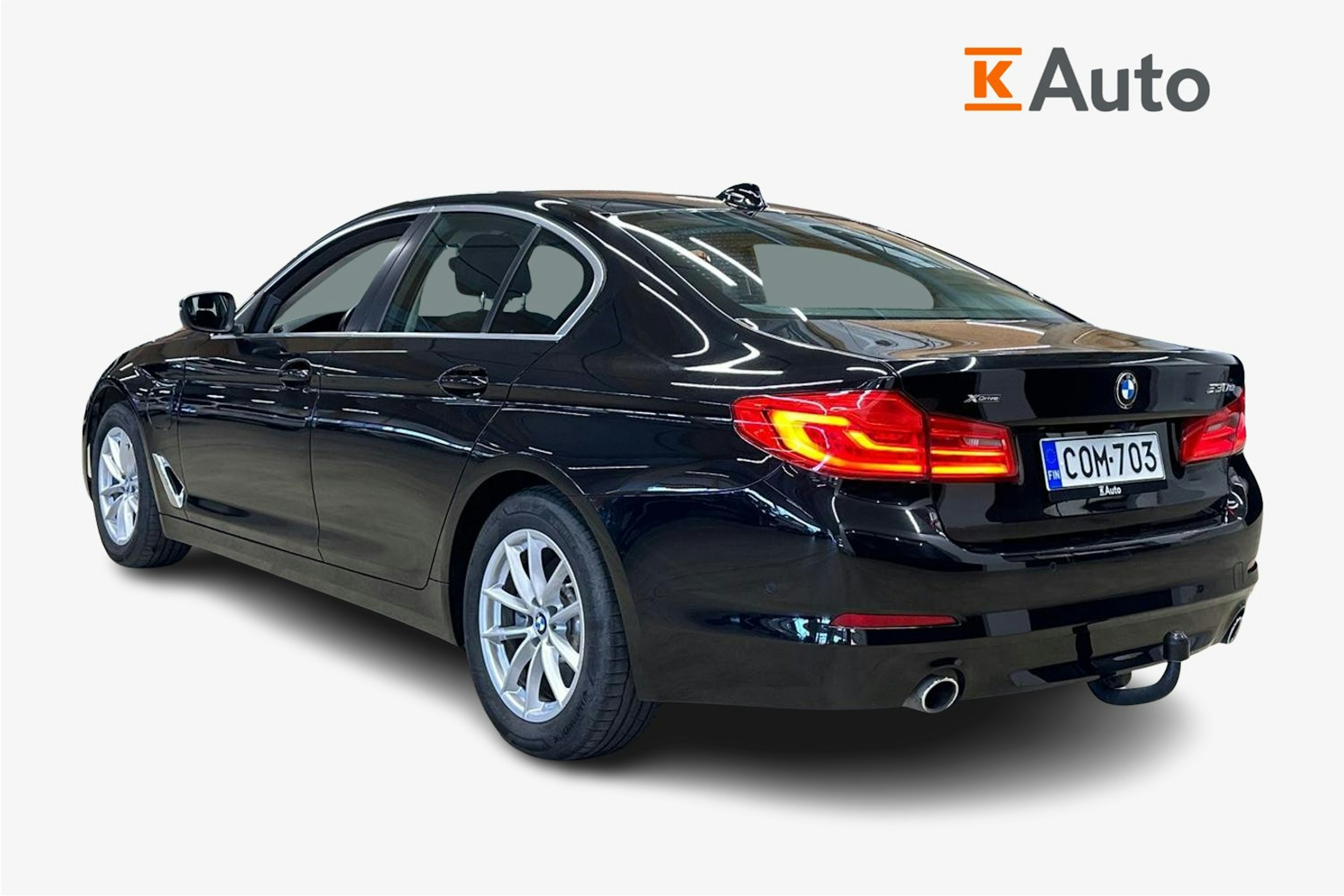 musta BMW 530 2020 kuva 2.