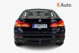 musta BMW 530 2020 kuva 3.