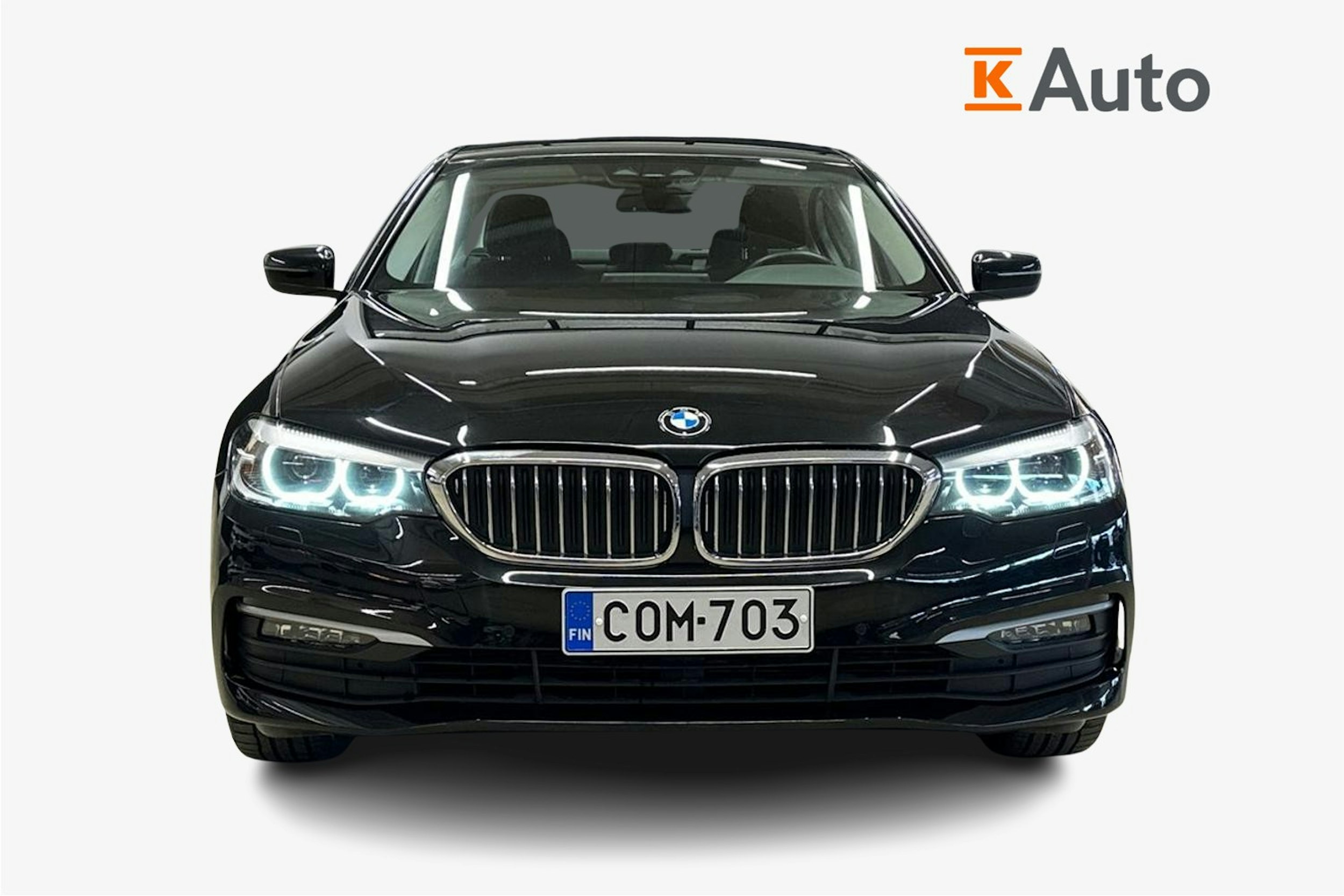 musta BMW 530 2020 kuva 5.