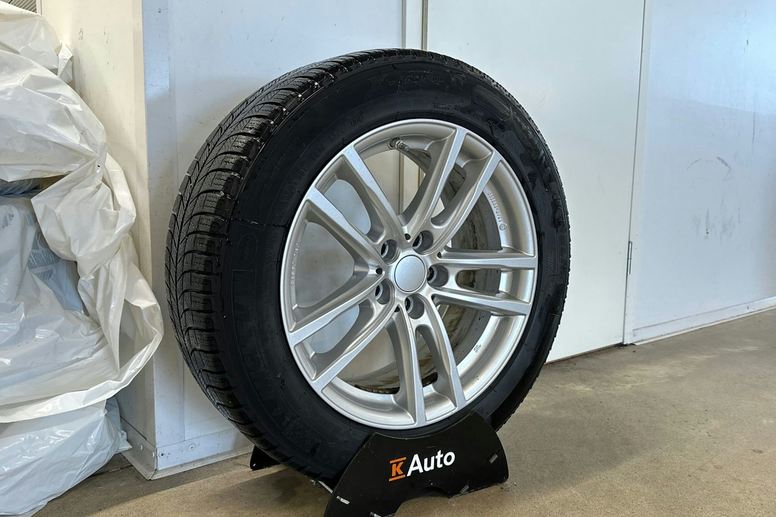 musta BMW 530 2020 kuva 15.