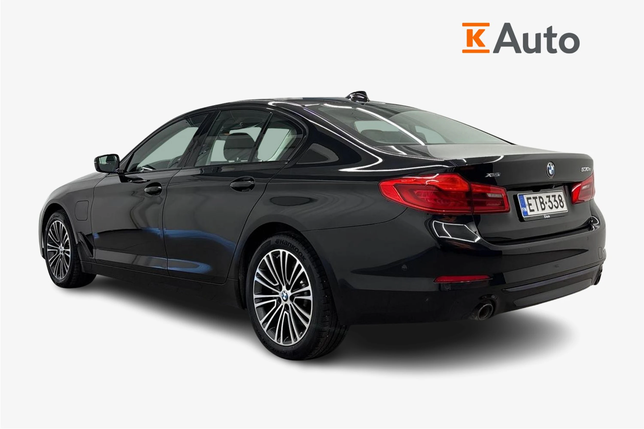 musta BMW 530 2020 kuva 2.