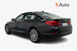 musta BMW 530 2020 kuva 2.