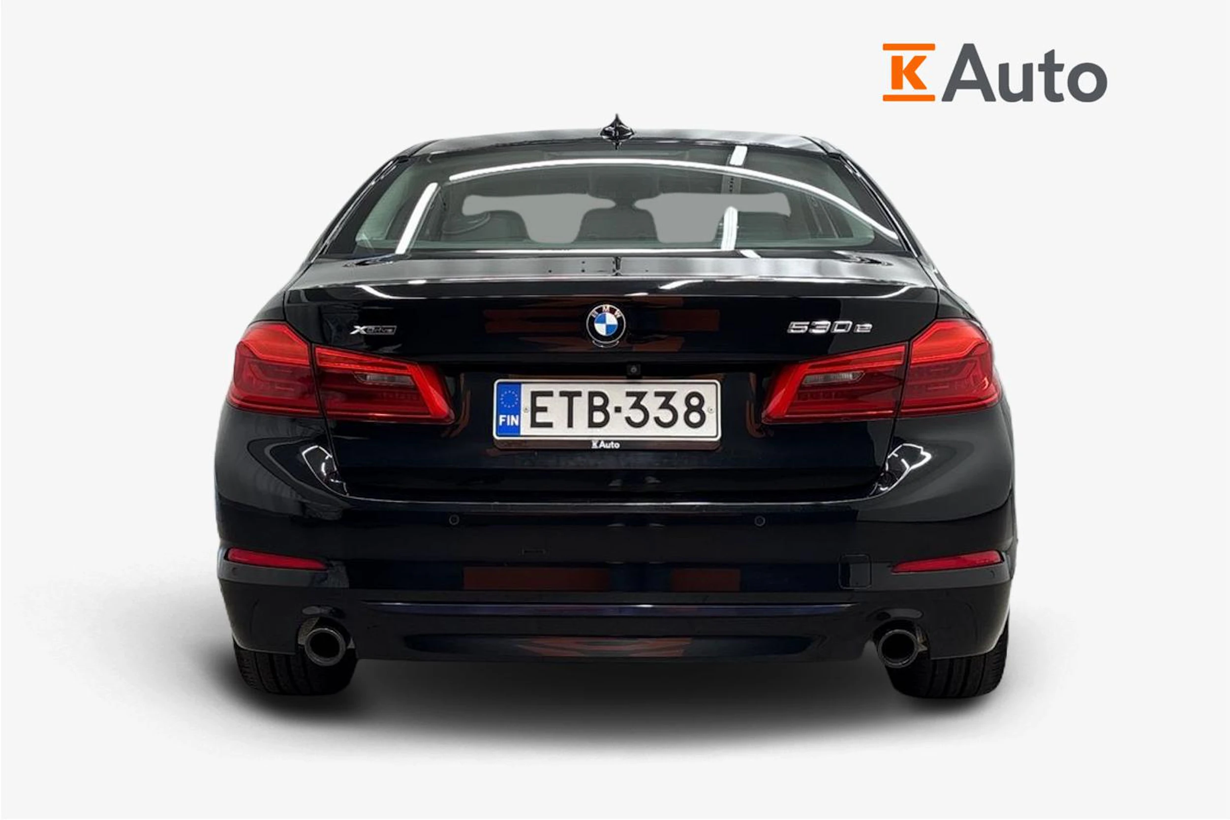 musta BMW 530 2020 kuva 3.