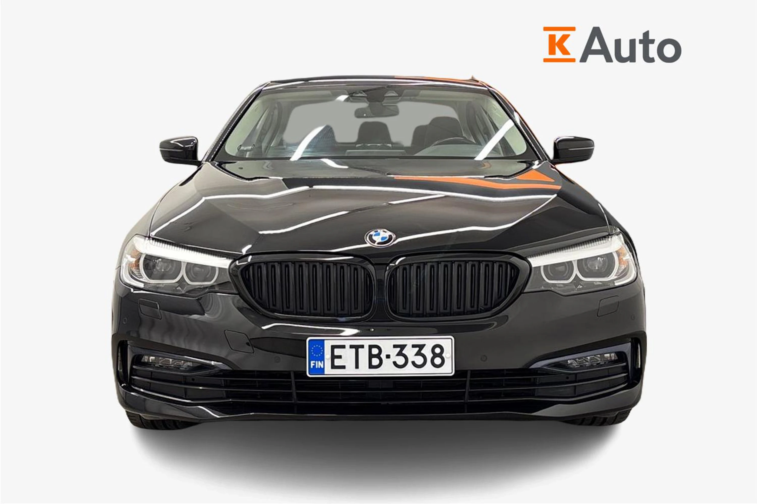 musta BMW 530 2020 kuva 4.