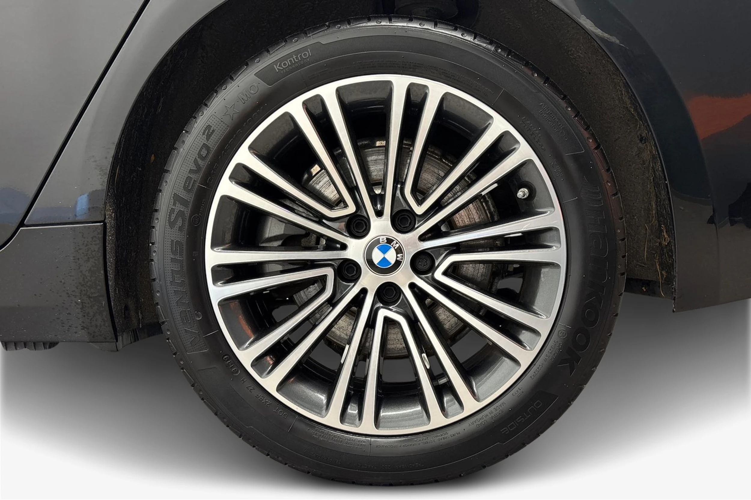 musta BMW 530 2020 kuva 9.