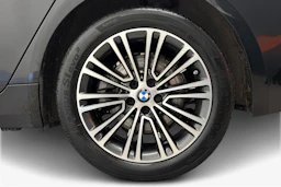 musta BMW 530 2020 kuva 9.