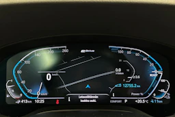 musta BMW 530 2020 kuva 15.