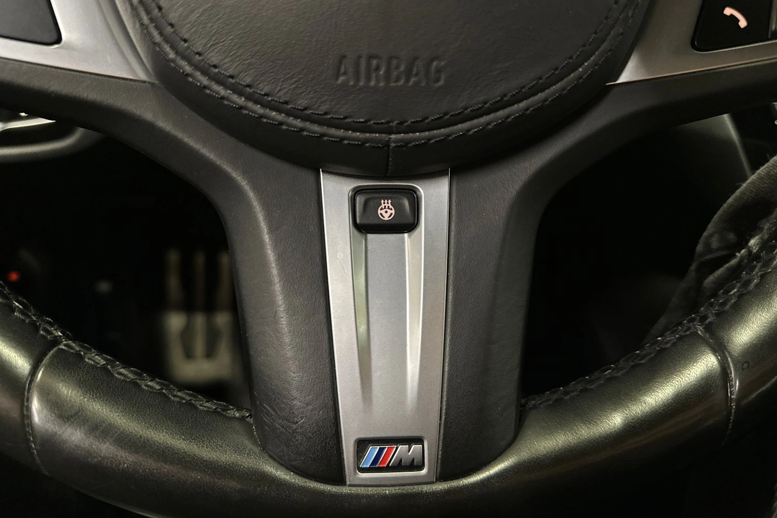 valkoinen BMW 530 2020 kuva 22.
