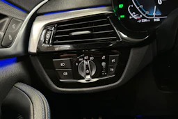 valkoinen BMW 530 2020 kuva 23.