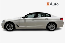 valkoinen BMW 530 2020 kuva 6.