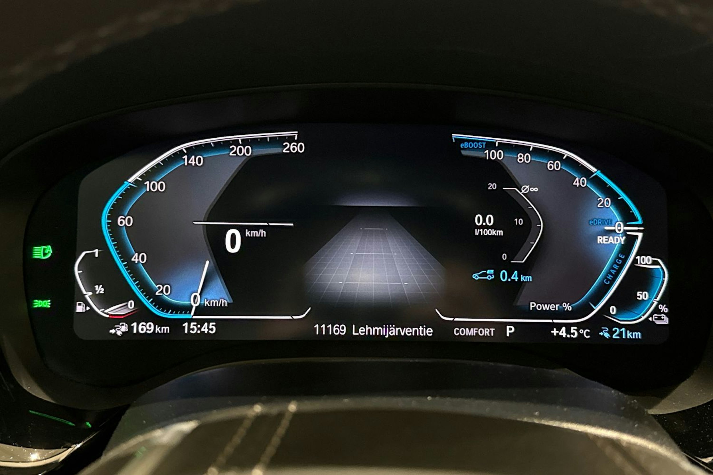 valkoinen BMW 530 2020 kuva 20.