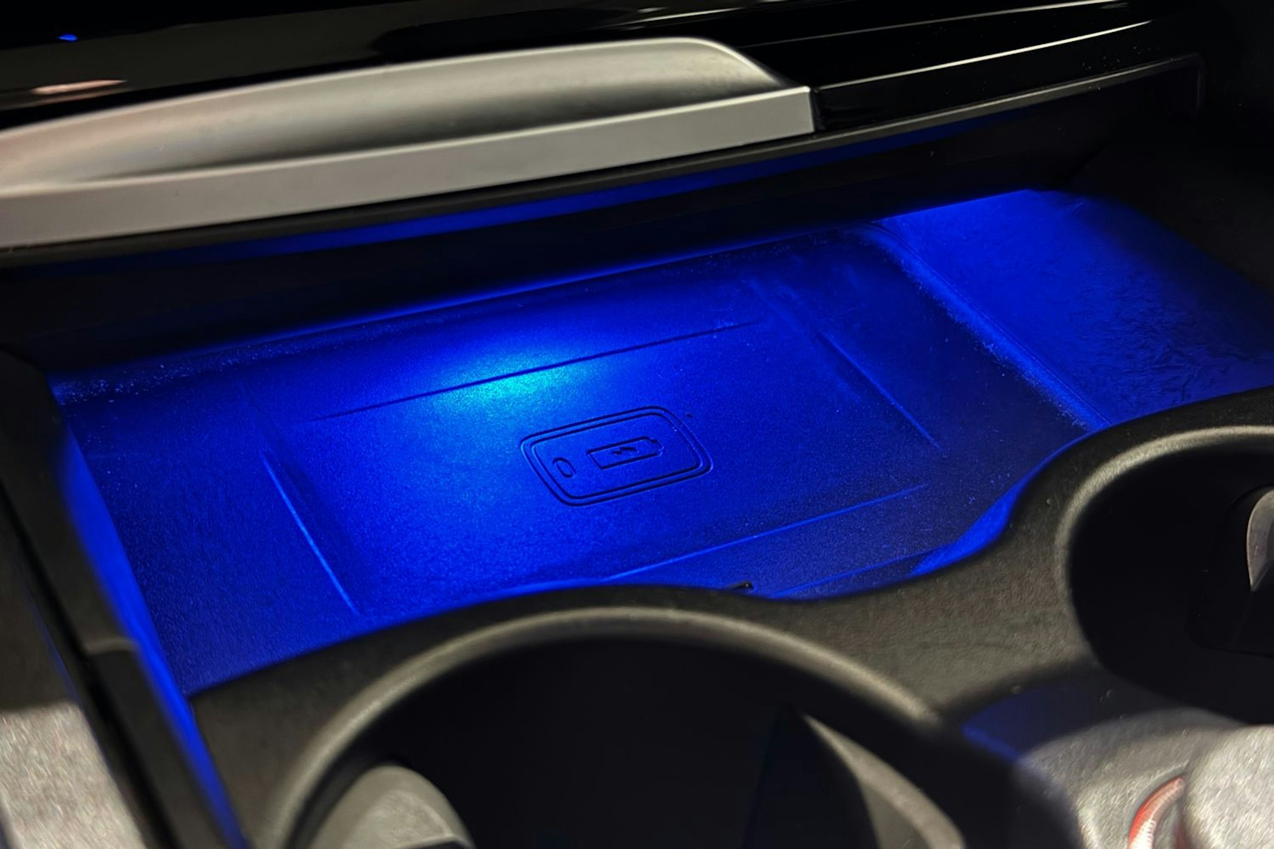 valkoinen BMW 530 2020 kuva 26.