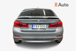 harmaa BMW 530 2020 kuva 3.